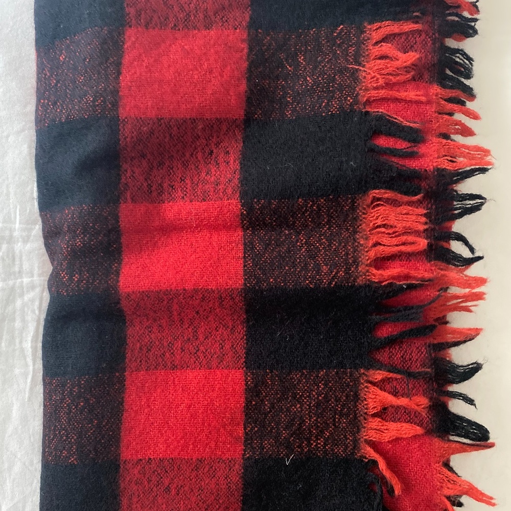 Aritzia Wilfred Free Plaid Scarf
